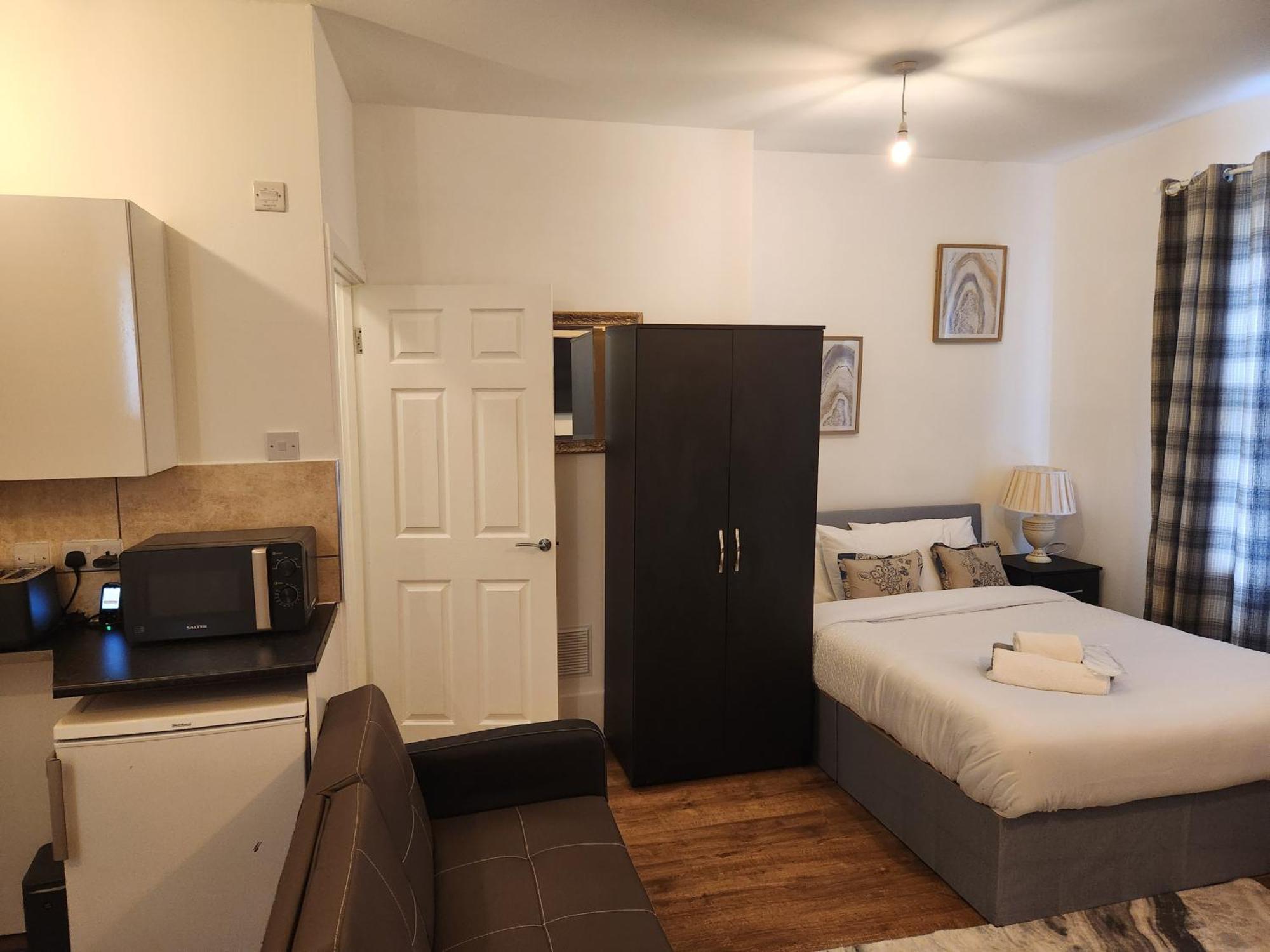 Immaculate 1-Bedroom In Greenhithe Bagian luar foto