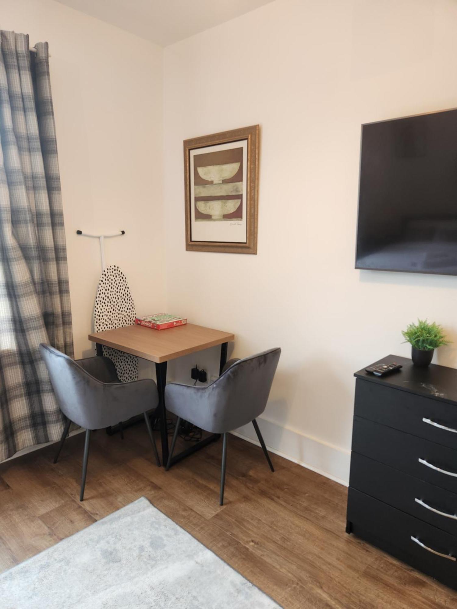 Immaculate 1-Bedroom In Greenhithe Bagian luar foto
